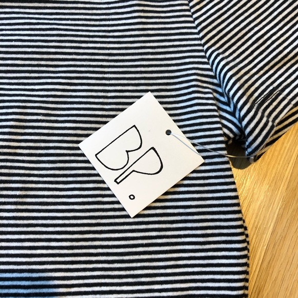 ⭐️ 2/$10 NWT BP Black and White Striped Crop Top - Picture 6 of 8
